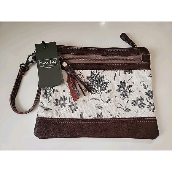 NWT Myra Pouch Bag Creamy Petal With Wristlet Strap - Picture 1 of 4